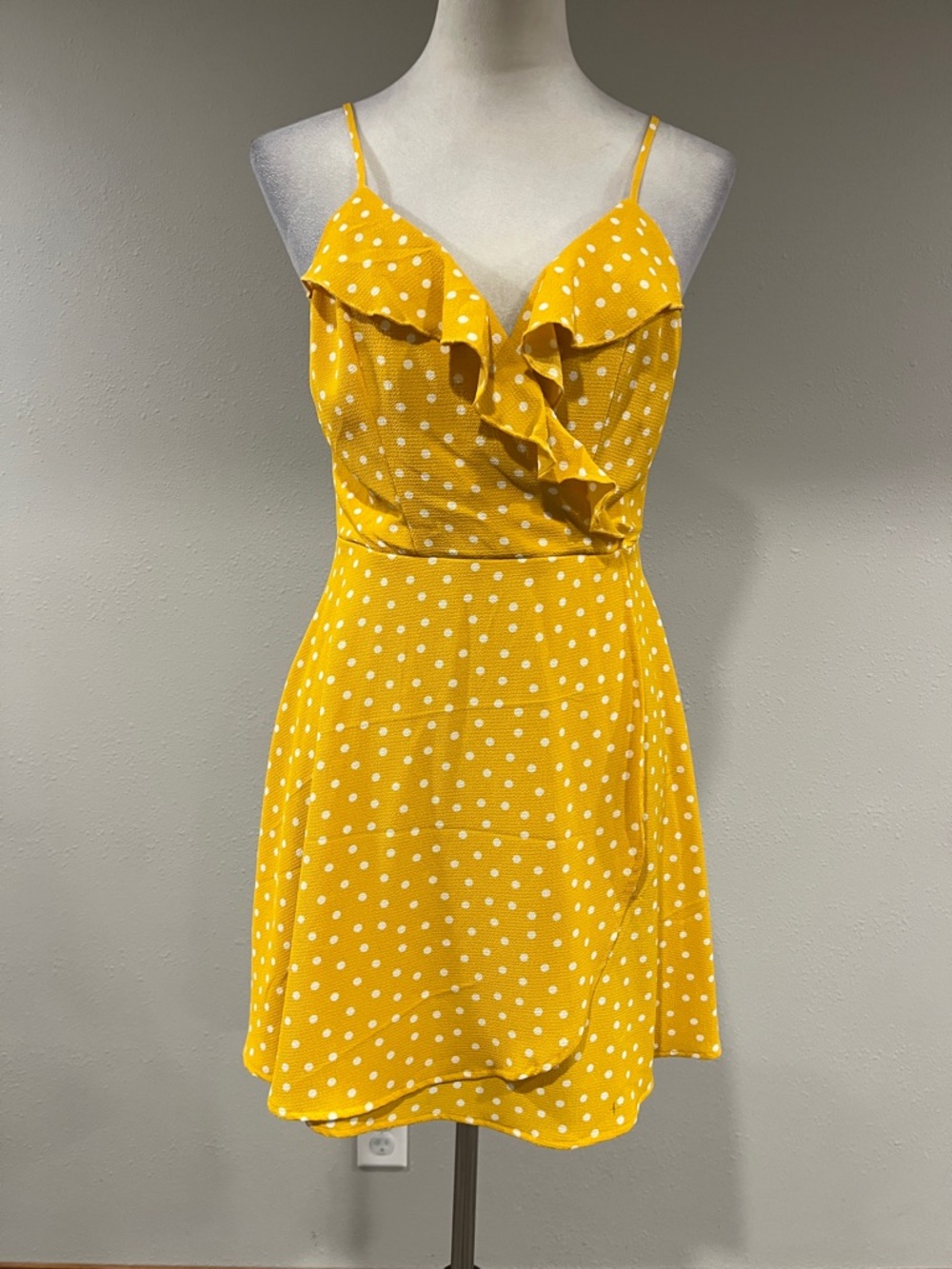 Speechless sleeveless dot print mini dress with straps size medium